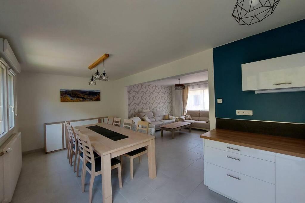 Gite En Bord De Meuse Monthermé エクステリア 写真