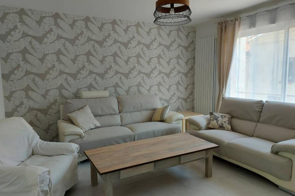 Gite En Bord De Meuse Monthermé エクステリア 写真